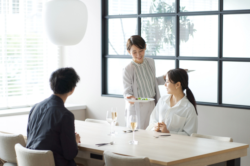 名護で楽しむおしゃれな個室ランチの魅力